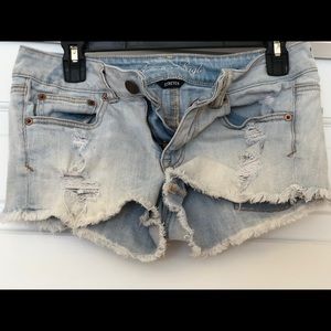 Women’s American Eagle Outfitters jean shorts